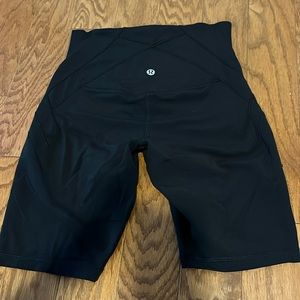 Align biker yoga shorts size 4 black